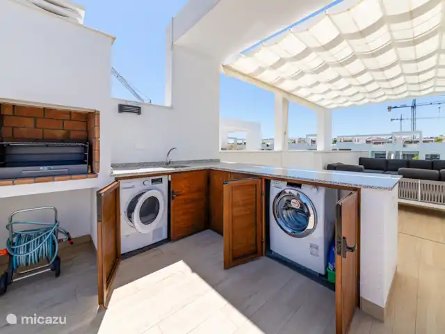 Appartement en attique avec terrasse sur le toit | Espagne, Costa Blanca, Torrevieja - penthouse Machine à laver et sèche-linge à disposition