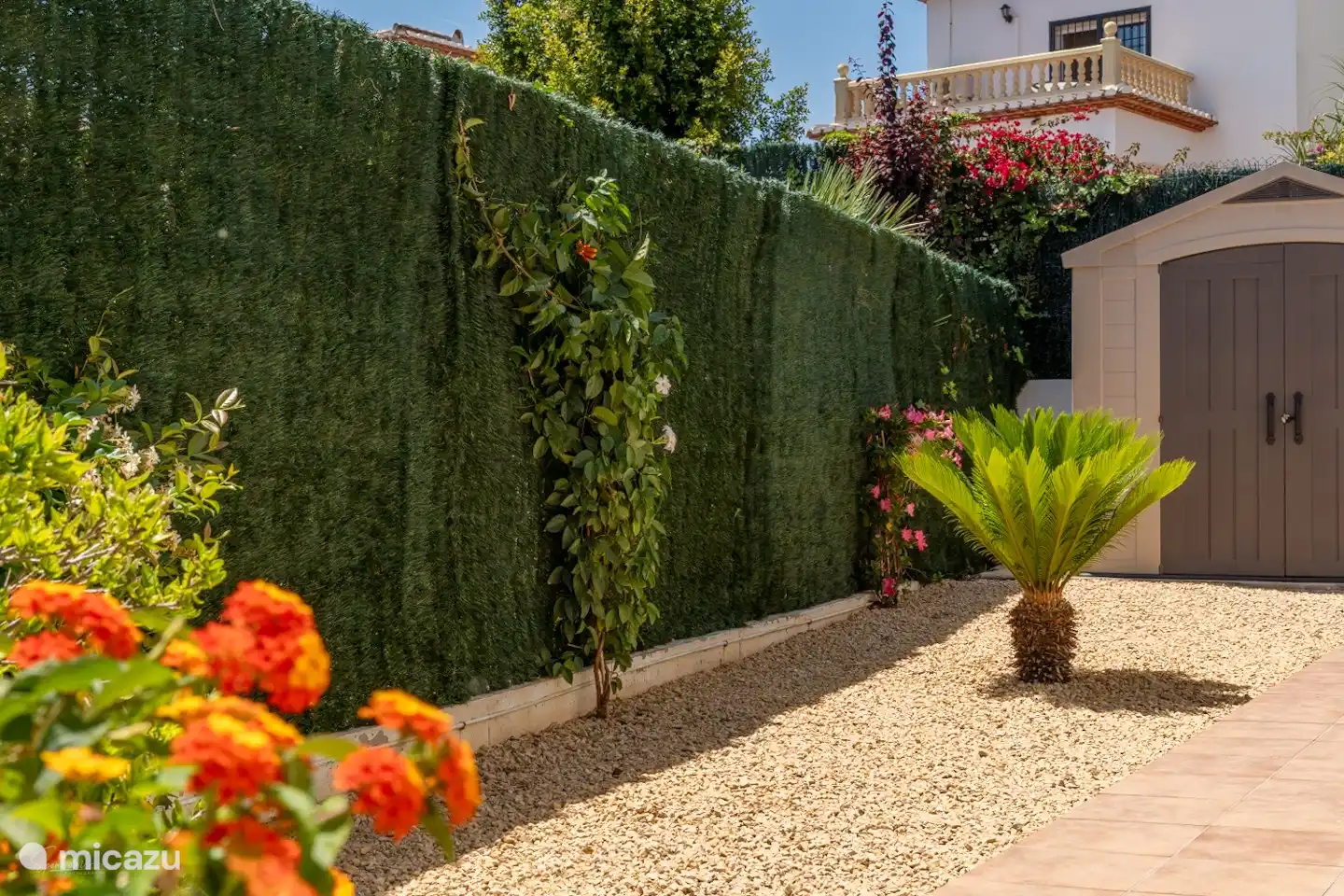 Der Pavillon kann zum Abstellen von Fahrrädern verwendet werden.