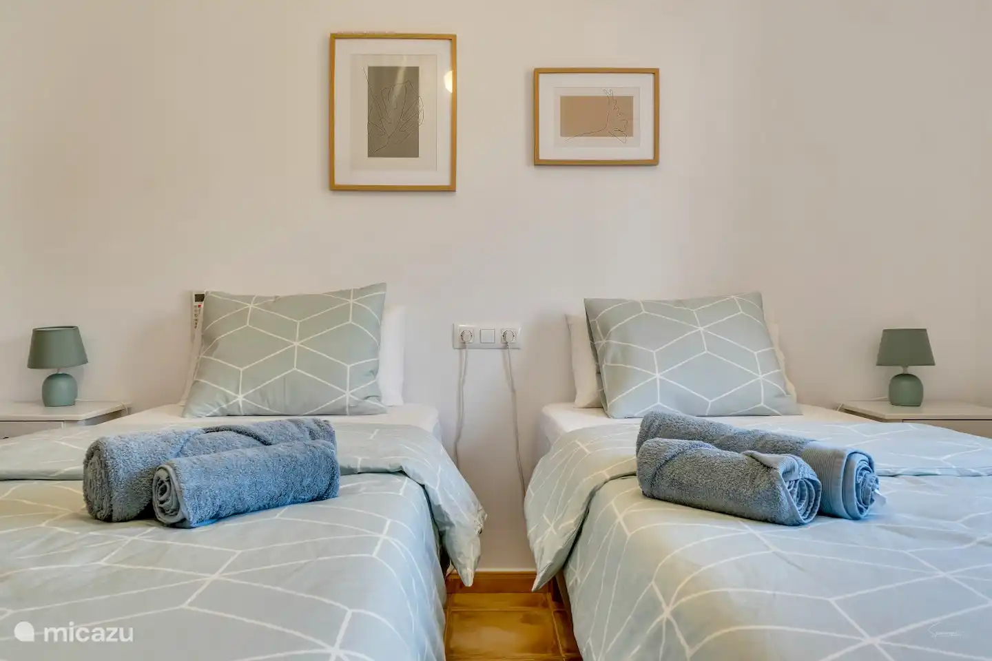 Hier befinden sich zwei Einzelbetten (90x200cm), die auch als Doppelbett genutzt werden können.