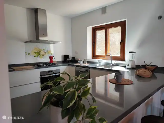 chalet huren in Spanje, Andalusië, Benamargosa – Villa Las Adelfas lichte keuken