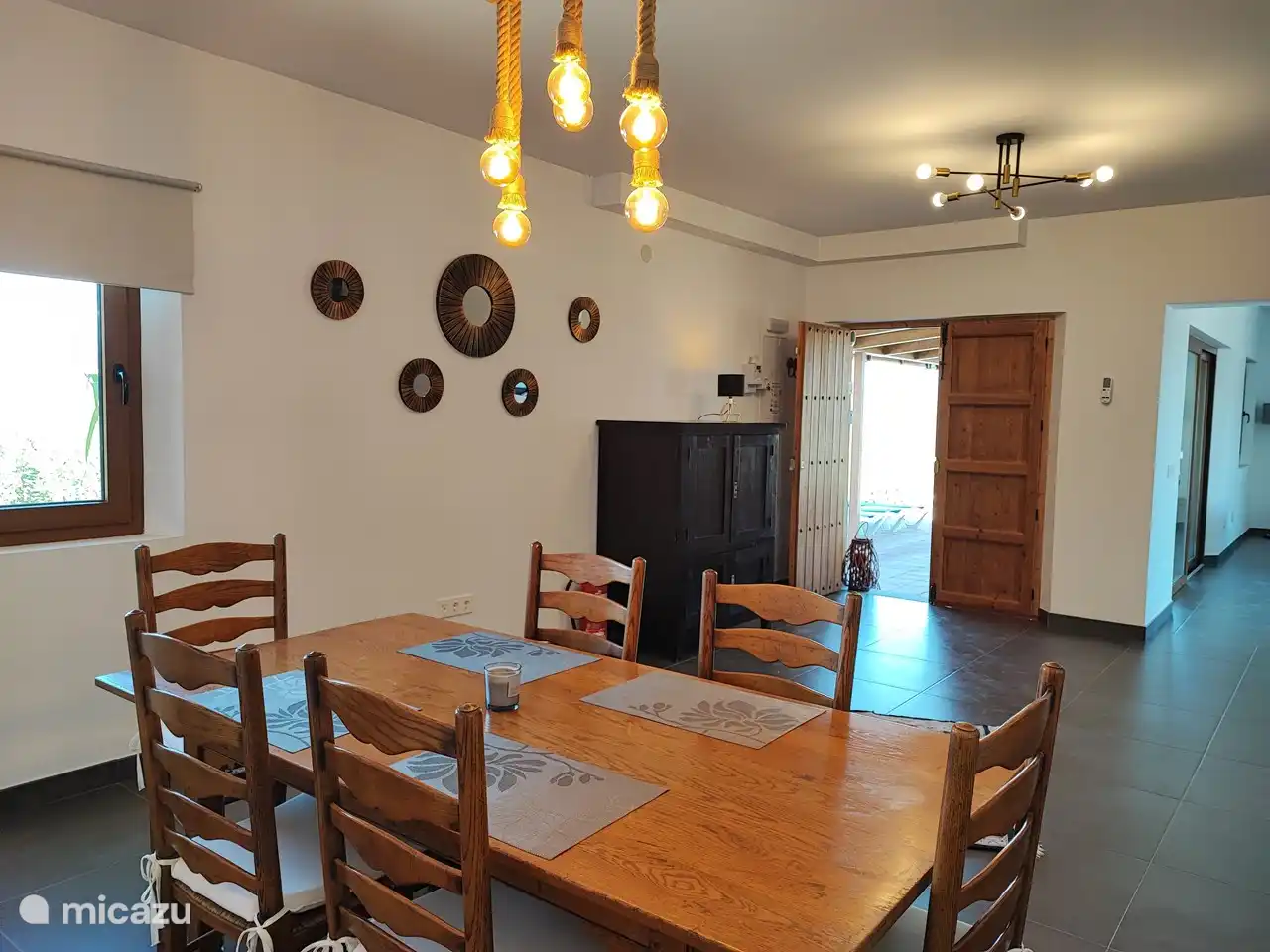 L'entrée de la salle à manger !