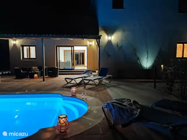 chalet huren in Spanje, Andalusië, Benamargosa – Villa Las Adelfas Villa bij nacht!