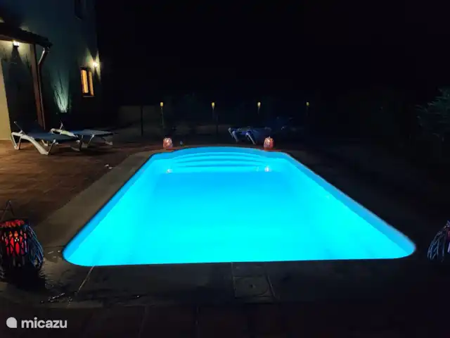 chalet huren in Spanje, Andalusië, Benamargosa – Villa Las Adelfas Nachtzwembad