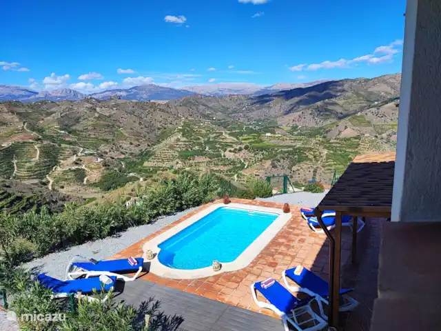 chalet huren in Spanje, Andalusië, Benamargosa – Villa Las Adelfas Van veraf gezien!