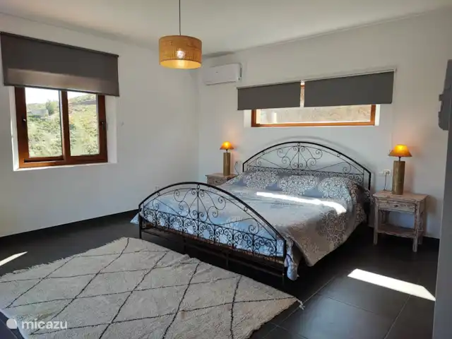 chalet huren in Spanje, Andalusië, Benamargosa – Villa Las Adelfas Ruime kamer met uitzicht.