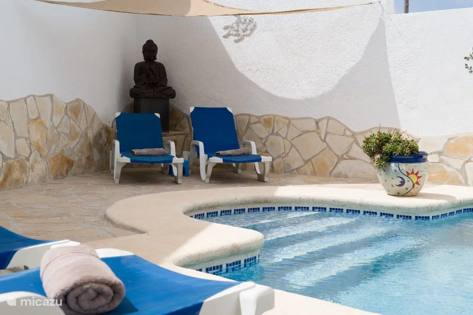 Schattige Ecke am Pool.