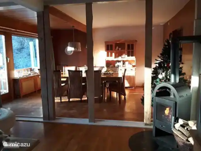 Gran Chalet Monschau en Alemania, Eifel, Monschau - chalet sala y comedor
