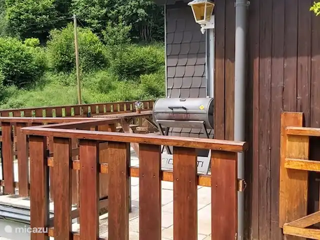 Gran Chalet Monschau en Alemania, Eifel, Monschau - chalet terraza con barbacoa