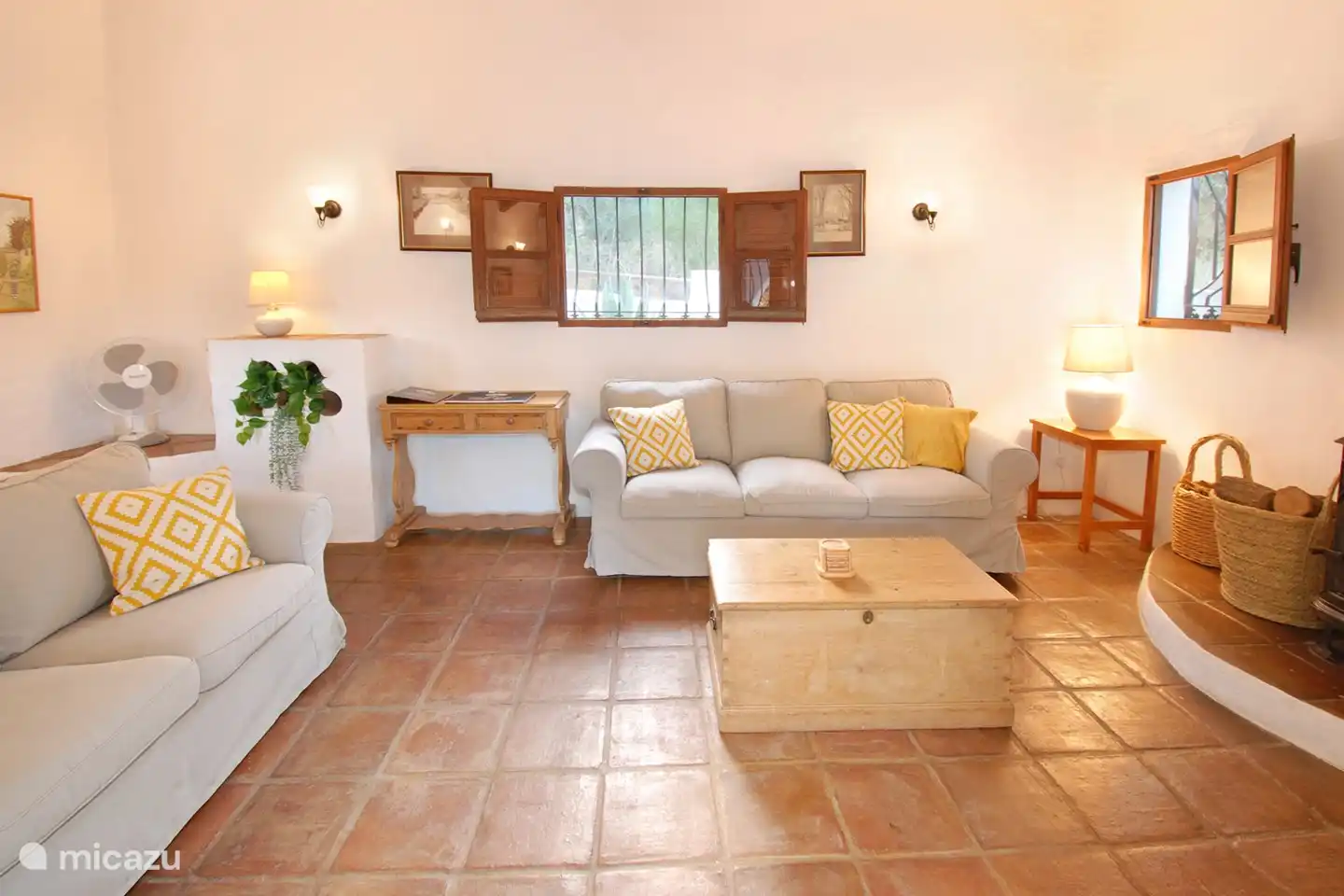 Es gibt WiFi im ganzen Haus, also spielen Sie Videospiele, kontaktieren Sie Ihre Familie oder arbeiten Sie (hoffentlich nicht zu viel) von The Lofties.