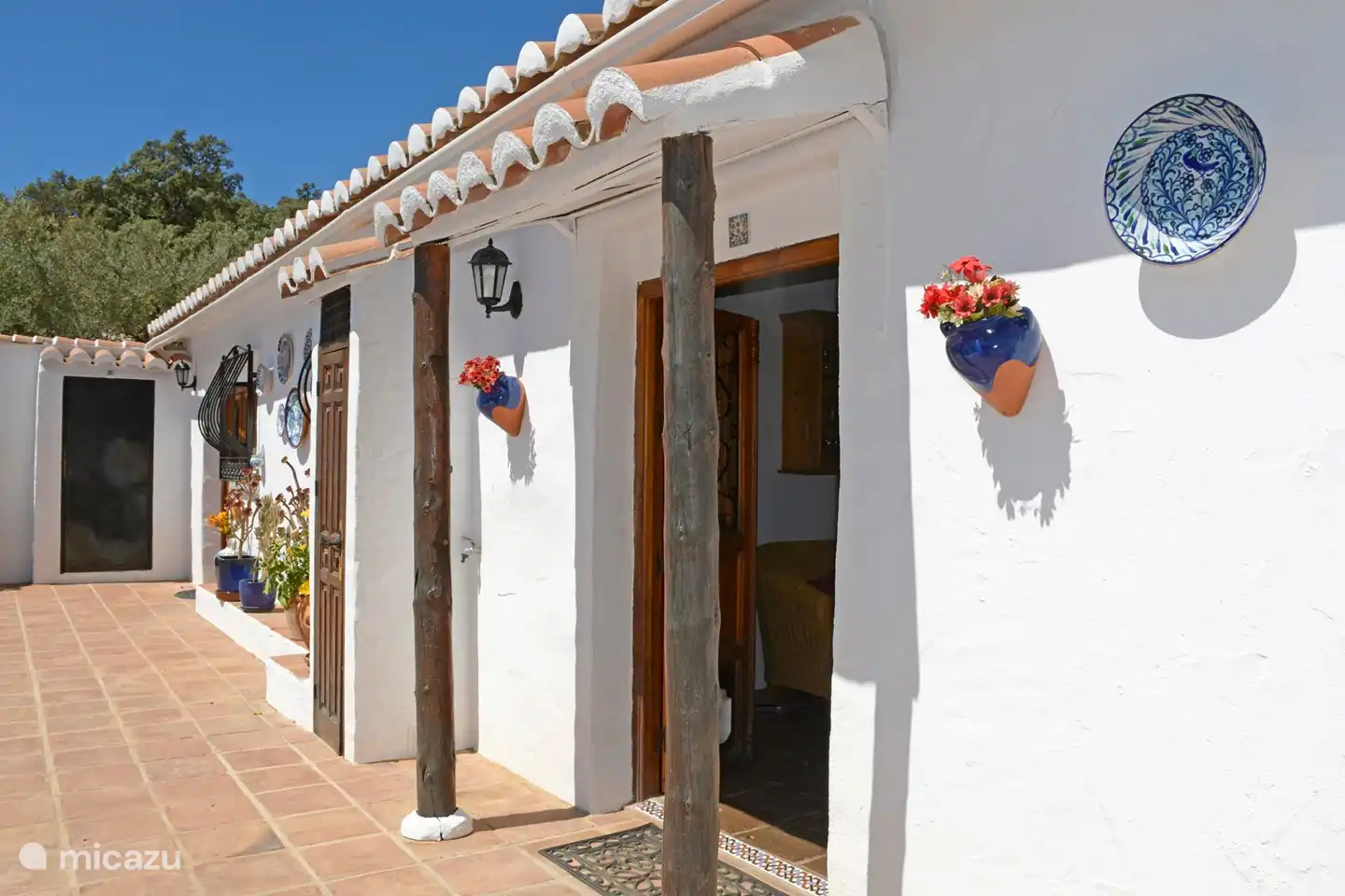 Eingang von der Terrasse in das Esszimmer.