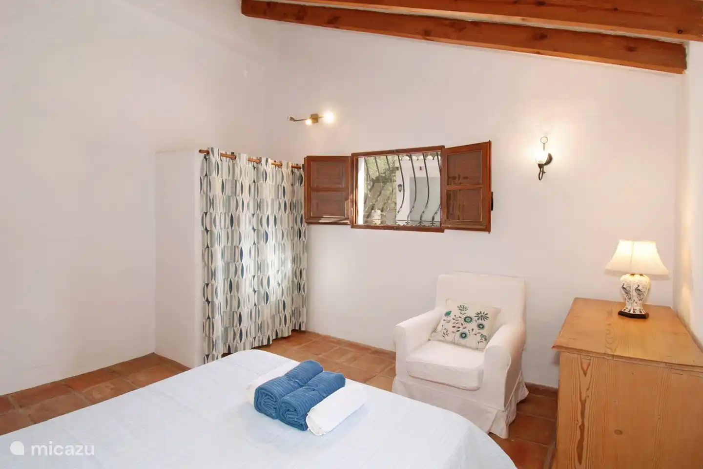 Es gibt einen Schreibtisch in Schlafzimmer 2, falls Sie von The Lofties aus arbeiten müssen. WLAN ist im ganzen Haus verfügbar.