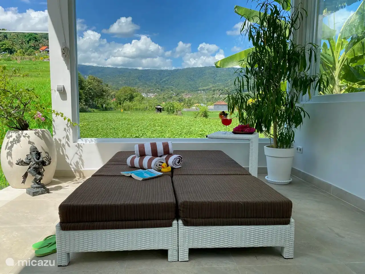 Entspannen Sie sich mit Blick auf die Reisfelder