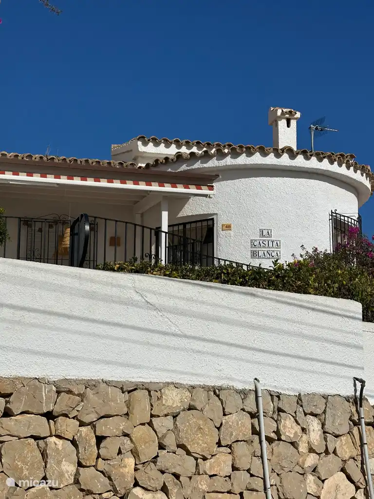 La Casita Blanca Hermano - Entrada, terraza