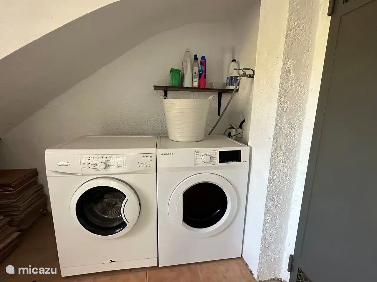 La Casita Blanca Hermano - washer and dryer