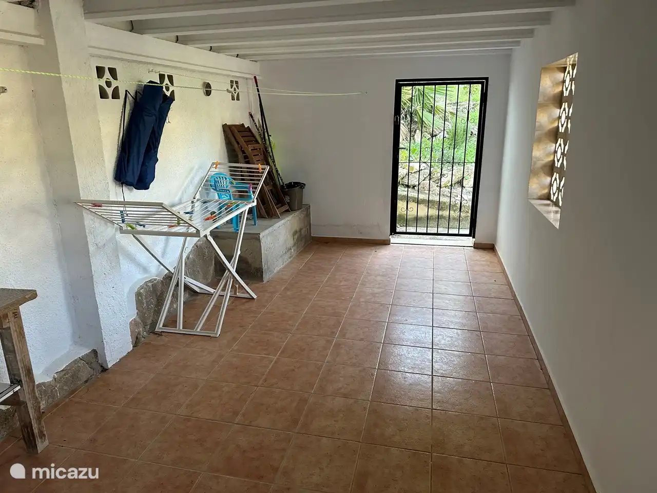 La Casita Blanca Hermano - washer and dryer