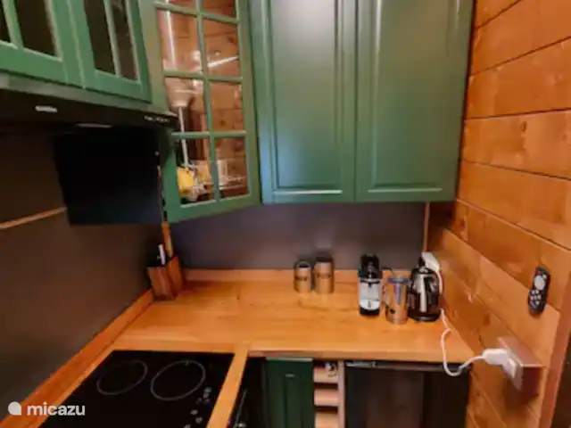 Casa Mottarone | Italie, Piémont, Armeno - cabane en bois / lodge La cuisine est petite mais agréable. Il a un lave-vaisselle, Nespresso, four et réfrigérateur.