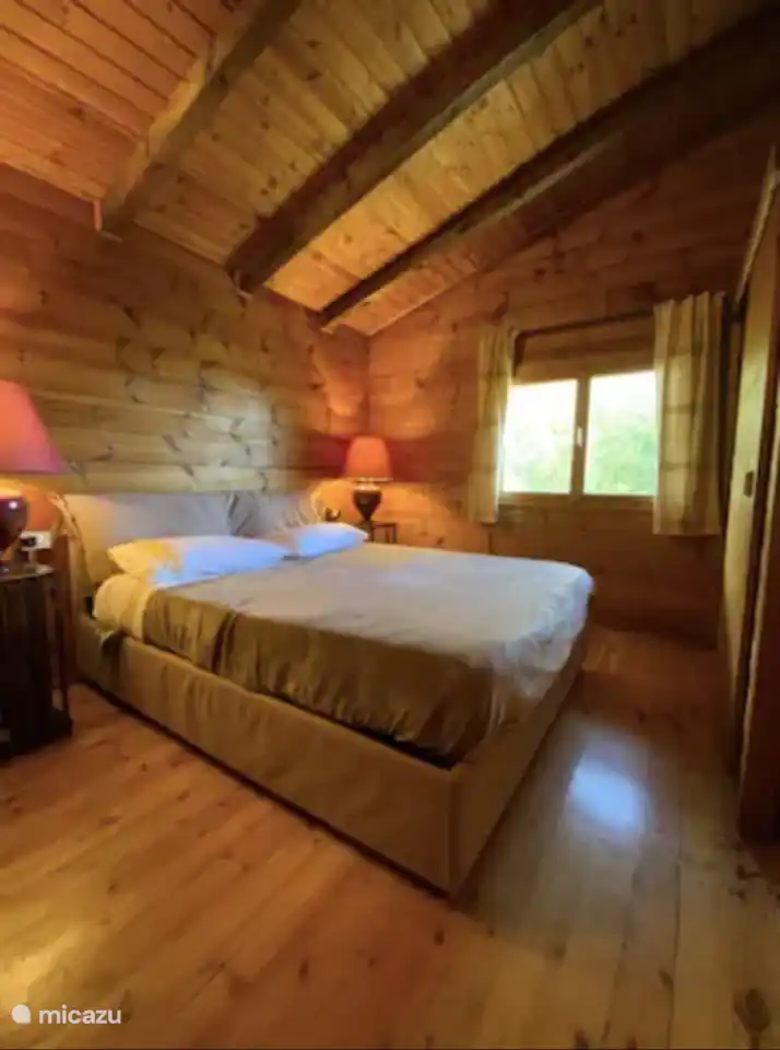 Schlafzimmer 1 mit Doppelbett