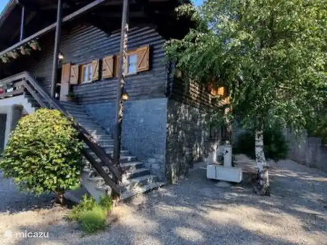 Casa Mottarone | Italie, Piémont, Armeno - cabane en bois / lodge Avec les escaliers en haut, la vie se déroule au 1er étage