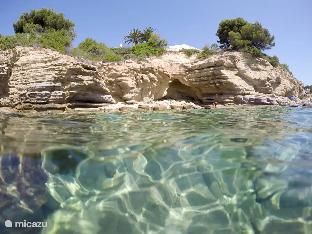 Im Wasser am Strand von La Fustera