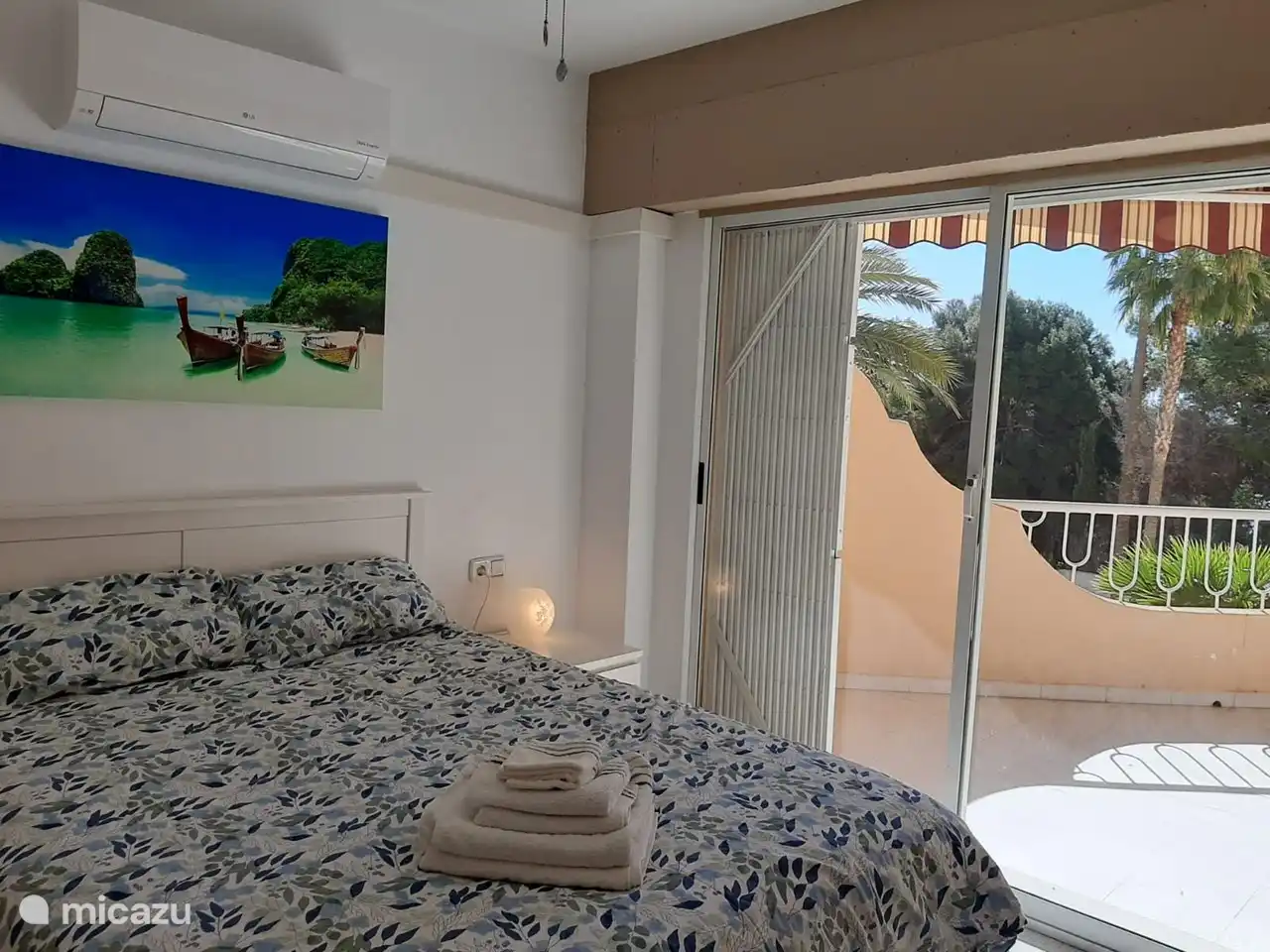 Master bedroom with access to the terrace