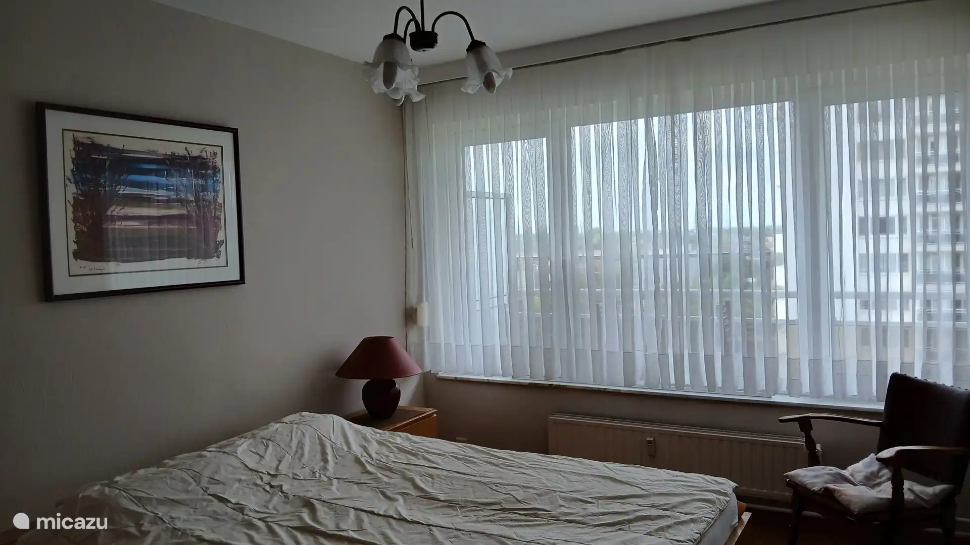 Todas las ventanas tienen persianas 