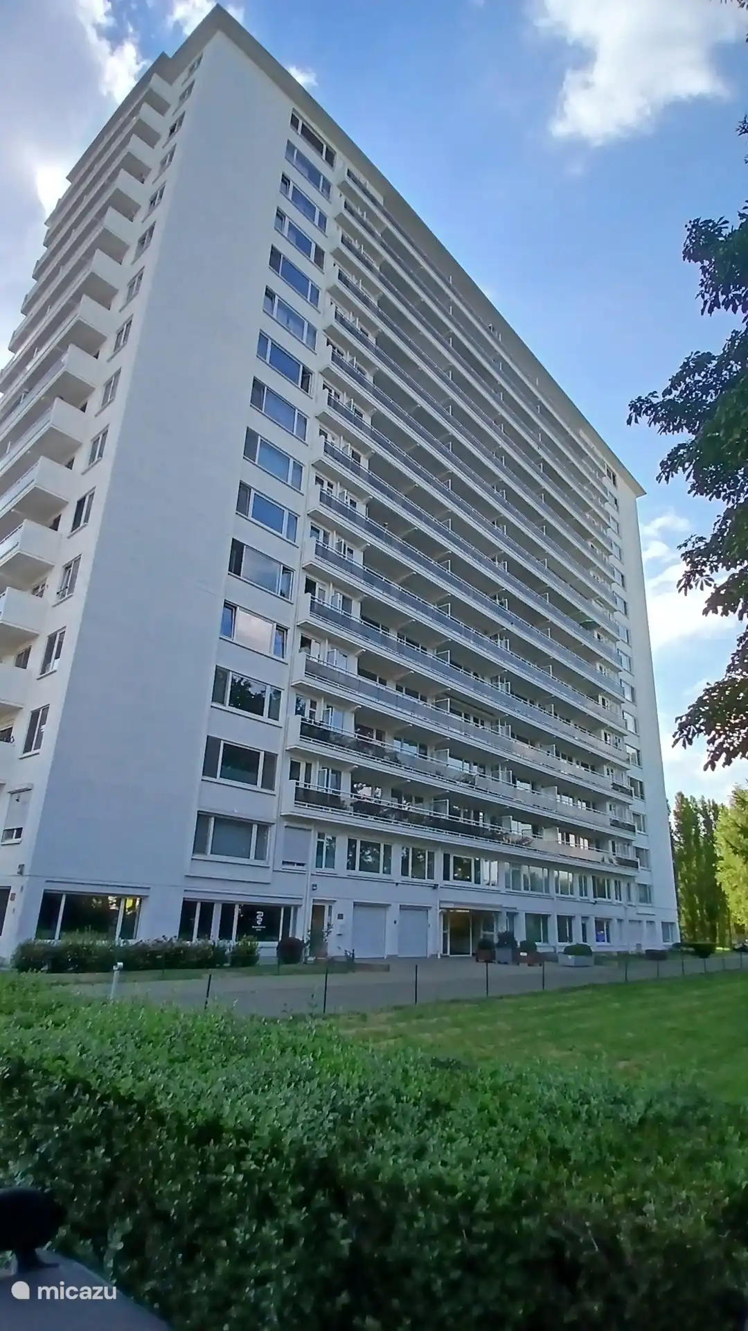 El edificio tiene 14 pisos 