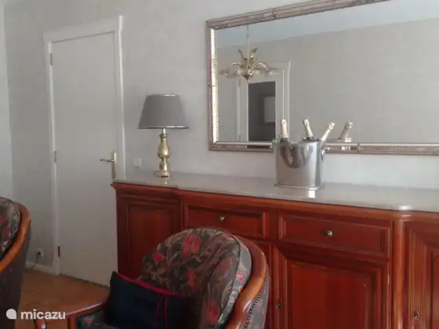Avenue de la Résistance  | Belgique, Anvers, Anvers - appartement Meubles élégants en cerisier
