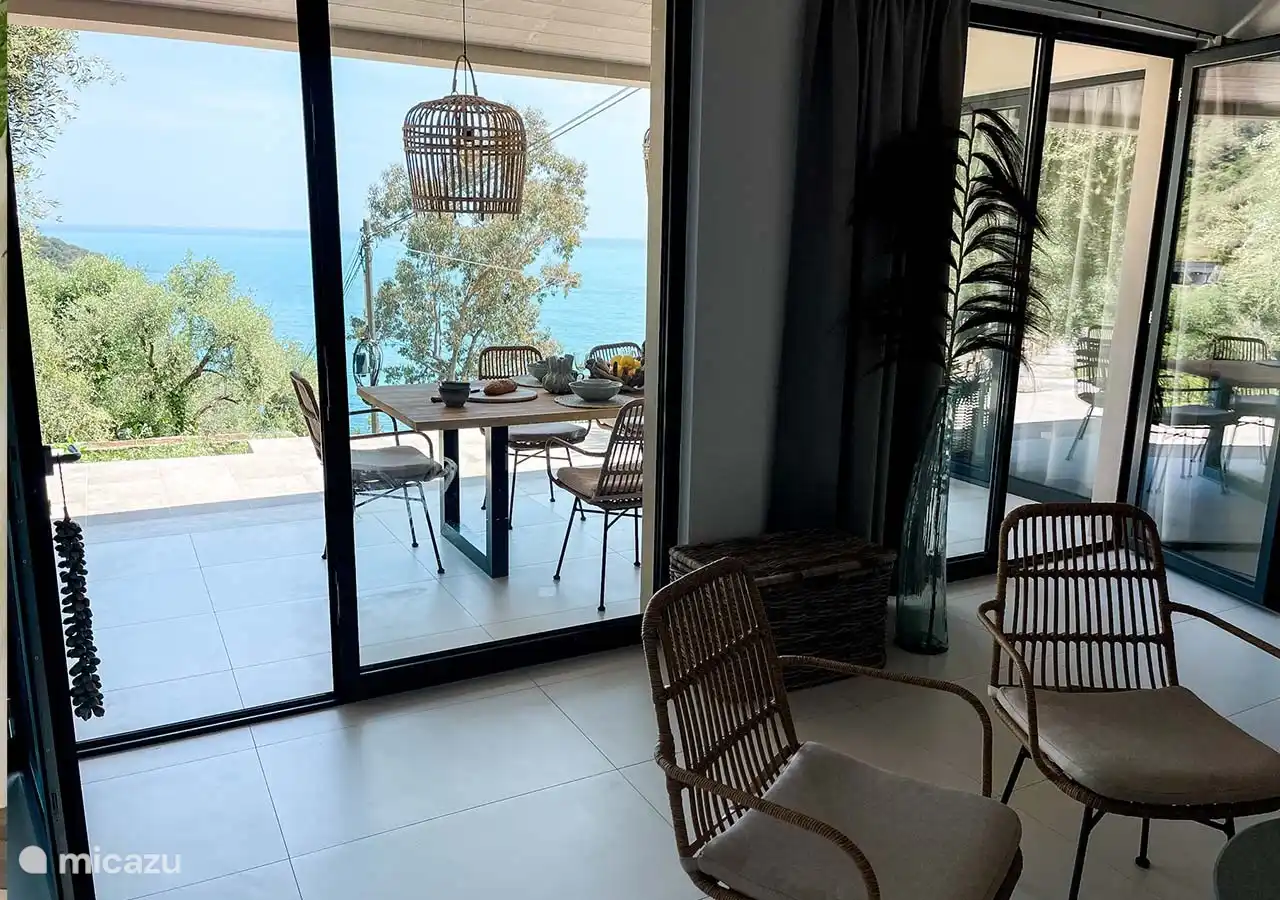 Jedes Zimmer hat einen fantastischen Blick auf das Mittelmeer