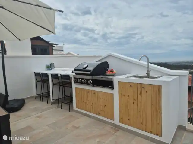 Casa Hannah huren in Spanje, Costa Blanca, Finestrat - vakantiehuis Welkom op het nieuwe dakterras!
In 2025 hebben we een gebruiksvriendelijk buitenkeuken geplaatst die jullie kunnen gebruiken en zó optimaal van de uitzichten kunnen genieten