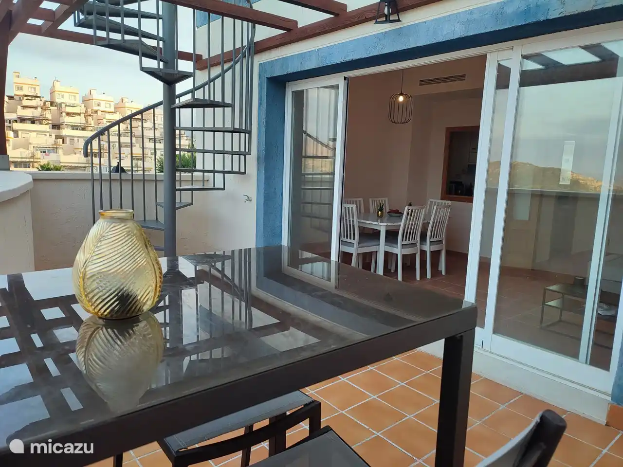 Terrasse mit Zugang zum Solarium