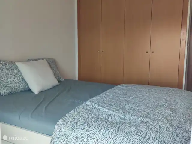 Casa Hannah huren in Spanje, Costa Blanca, Finestrat - vakantiehuis 2persoonskamer vooraan
Toegang tot de tuin via schuifraam. Rolluiken aanwezig