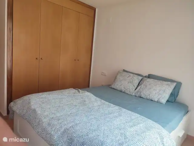 Casa Hannah huren in Spanje, Costa Blanca, Finestrat - vakantiehuis 2persoonskamer achteraan met badkamer ensuite
Toegang tot de tuin via schuifraam. Rolluiken aanwezig