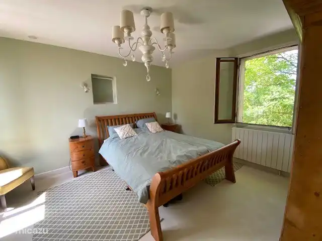 Grande chambre double 1
lit 1.60x2.00m