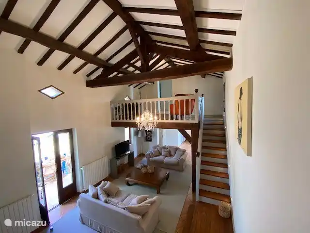 Séjour avec Mezaninne éventuellement pour lit bébé