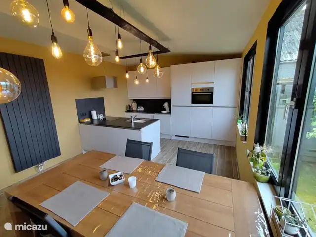 Mote26 huren in België, West-Vlaanderen, Ingooigem - vakantiehuis volledig uitgeruste keuken; vaatwas, frigo, diepvries, (microgolf)oven, broodrooster, senseo, kookfornuis, sfeerwverlichting, grote tafel voor 4/6p., CV, ...