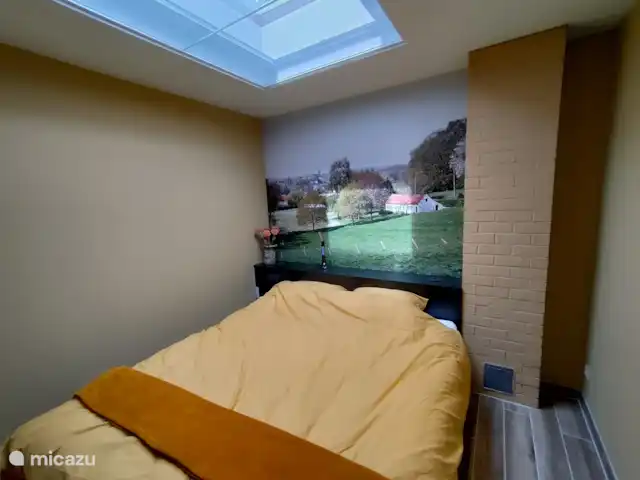 Mote26 huren in België, West-Vlaanderen, Ingooigem - vakantiehuis slaapkamer voorzien van alle comfort: 
 centrale verwarming, elektrisch opengaande koepel, elektrische verduistering, USB, opgemaakte bedden bij aankomst, muurfoto uit de regio, met aparte badkamer