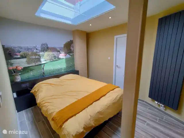 Mote26 huren in België, West-Vlaanderen, Ingooigem - vakantiehuis slaapkamer voorzien van alle comfort: 
 centrale verwarming, elektrisch opengaande koepel, elektrische verduistering, USB, opgemaakte bedden bij aankomst, muurfoto uit de regio, met aparte badkamer