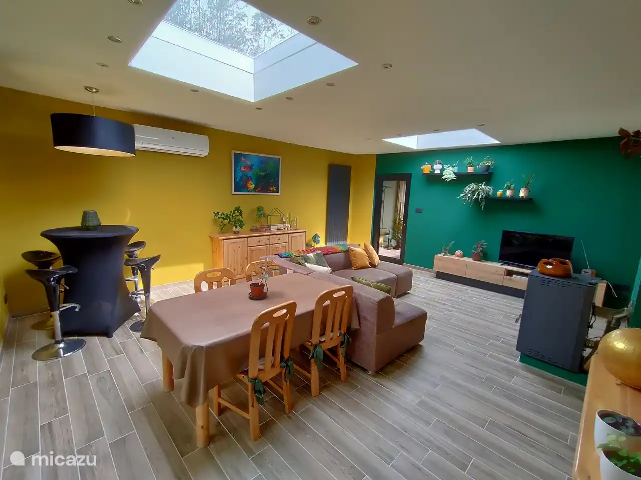 Sehr gemütliche lichtdurchflutete Residenz mit Klimaanlage, Pelletofen, Zentralheizung, stimmungsvolle Beleuchtung, TV, DVD, Spiele und Bücher, WLAN, Gartenblick, ...