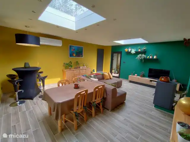 Mote26 huren in België, West-Vlaanderen, Ingooigem - vakantiehuis Heel gezellige lichtrijke woonplaats met airco, pelletkachel, CV, sfeerverlichting, TV, DVD, spelletjes en boeken, Wifi, uitzicht op tuin,...