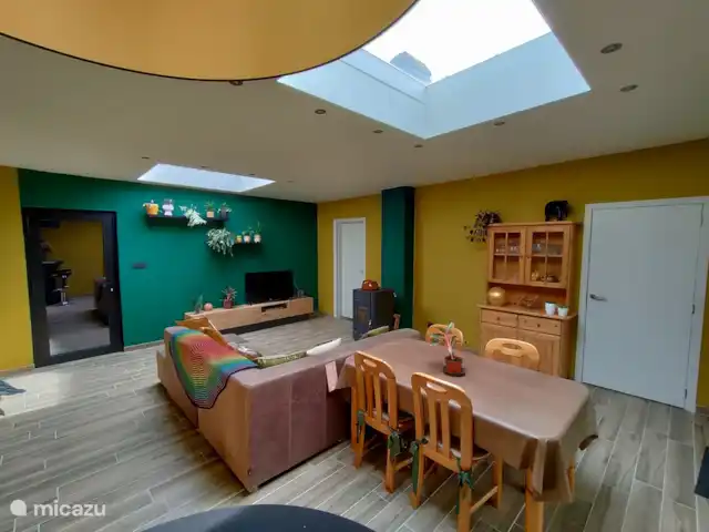 Mote26 huren in België, West-Vlaanderen, Ingooigem - vakantiehuis Heel gezellige lichtrijke woonplaats met airco, pelletkachel, CV, sfeerverlichting, TV, DVD, spelletjes en boeken, Wifi, uitzicht op tuin,...