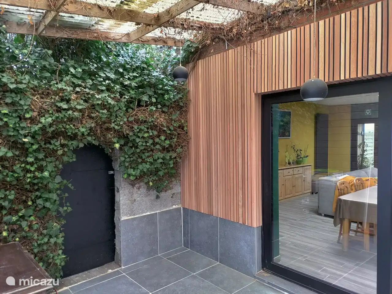 überdachte Terrasse