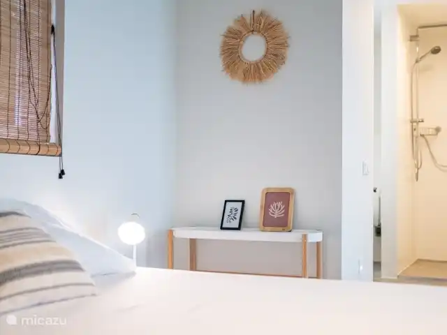 Villa Witsand en Curazao, Bandabou (oeste), Coral Estate, Rif St.Marie - villa Dormitorio principal planta baja con baño