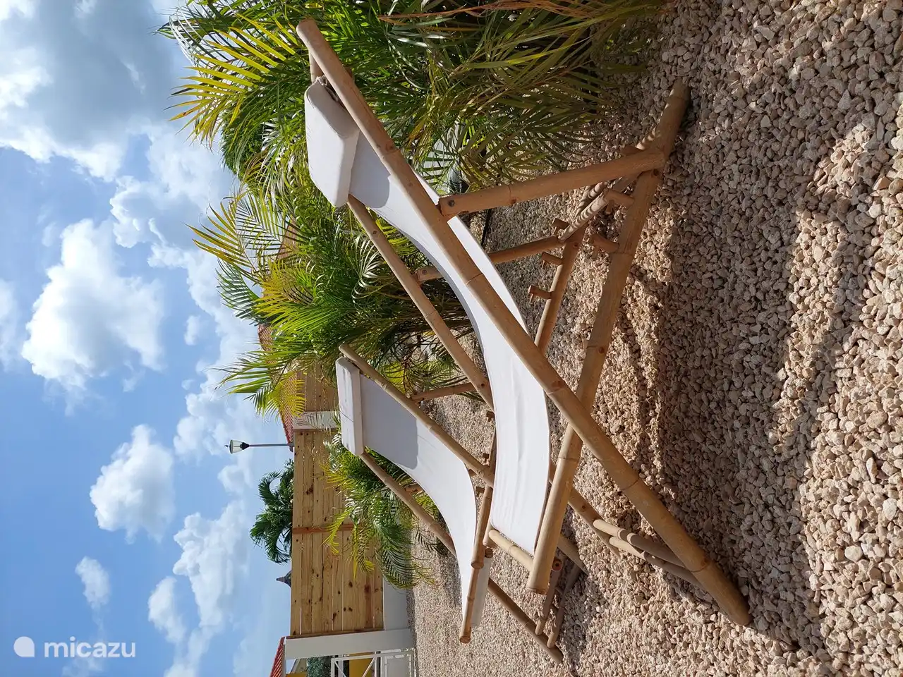 Sonnenbaden auf einer der Sonnenliegen