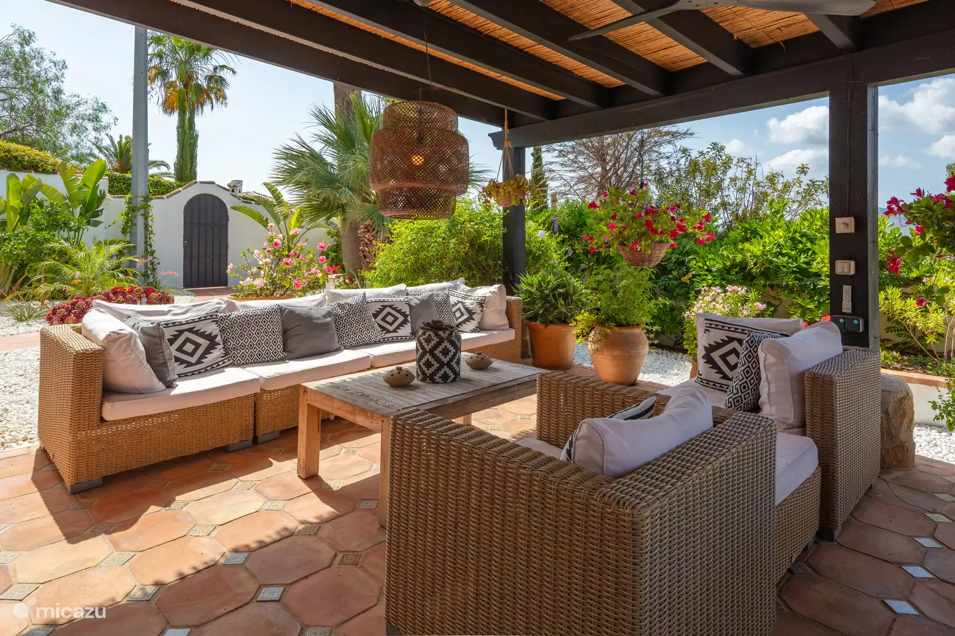 Loungebereich im Obergeschoss