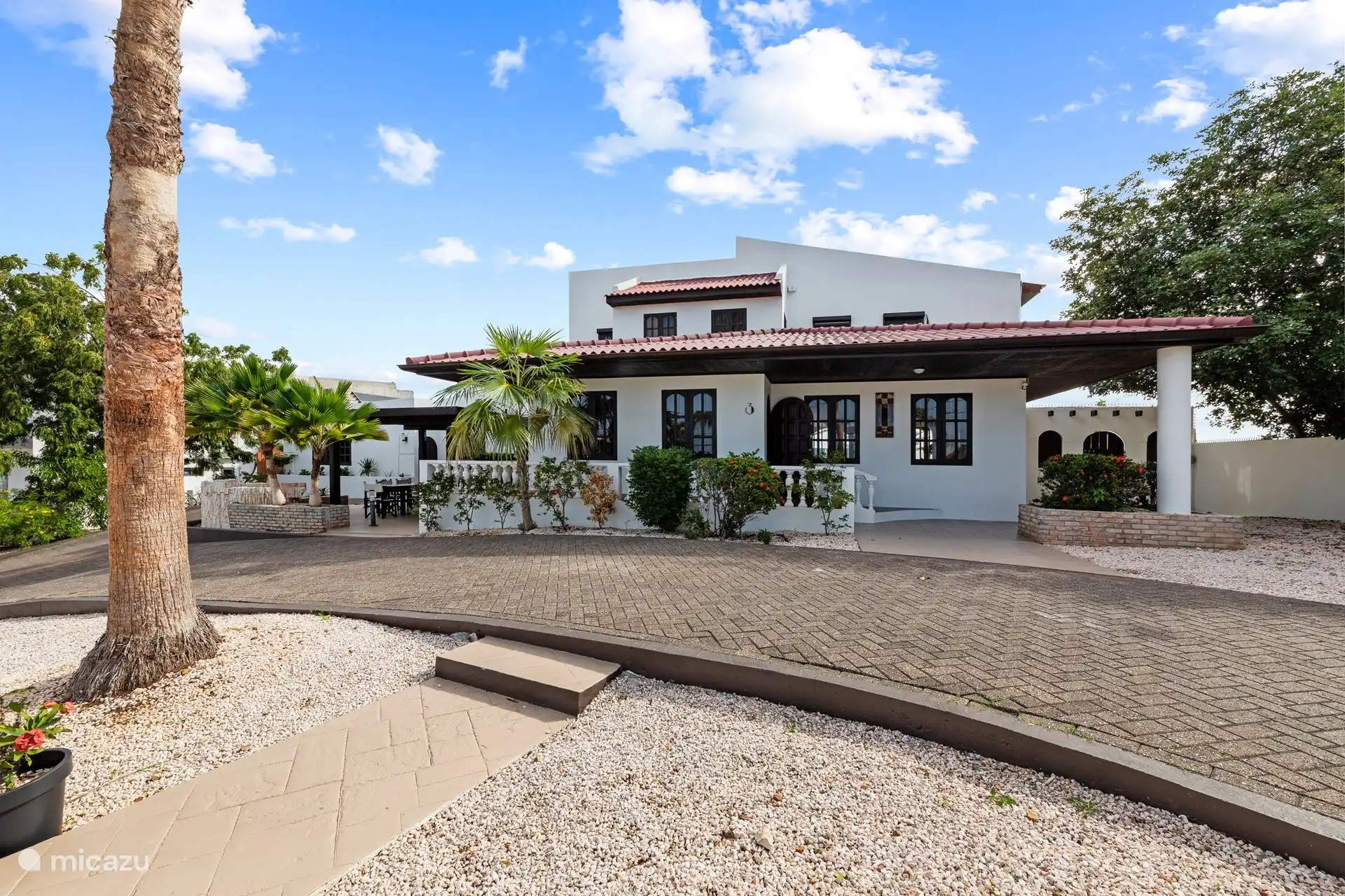 Zicht vanaf de straat