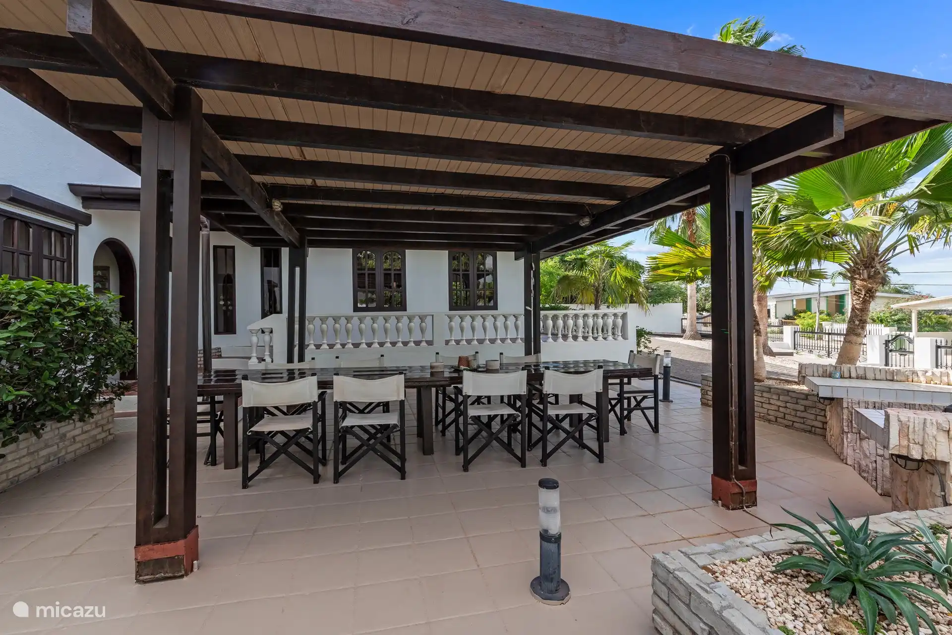 Hier kun je een gezellig dinner houden met tot 16 mensen.
