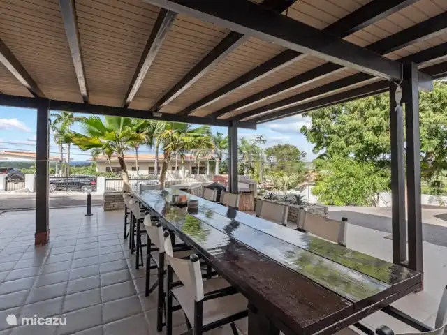 Hacienda Azul | Curaçao, Banda Ariba (est), Jan Thiel - villa Table familiale pour le dîner au coucher du soleil