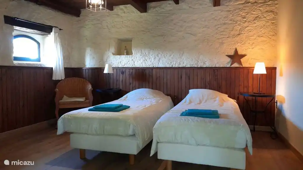 Domaine Leyvinie, Gîte Grenache, Schlafzimmer 1