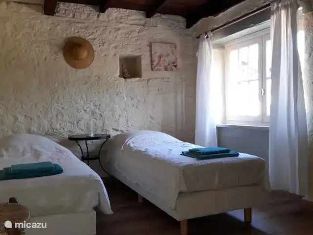 Location de Vacances France, Corrèze, Perpezac-le-Blanc, gîte / cottage - Domaine Leyvinie, Gîte Grenache Domaine Leyvinie, gîte Grenache, chambre 2