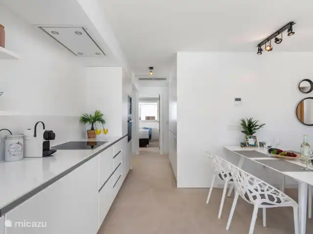 Mirasal - appartement 14 | Espagne, Costa Blanca, Torrevieja - appartement Cuisine, table à manger et couloir